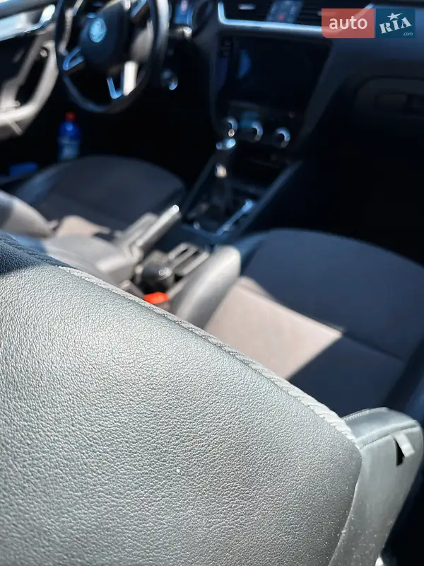 Skoda Octavia 2017 VIN TMBJG9NE2J0198820 фото оголошення 16 з 65