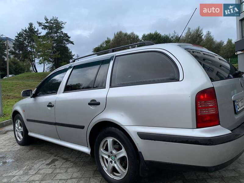 Универсал Skoda Octavia 1999 в Новояворовске