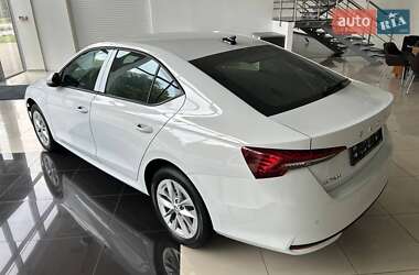Лифтбек Skoda Octavia 2024 в  фото 5 Лифтбек Skoda Octavia 2024 в
