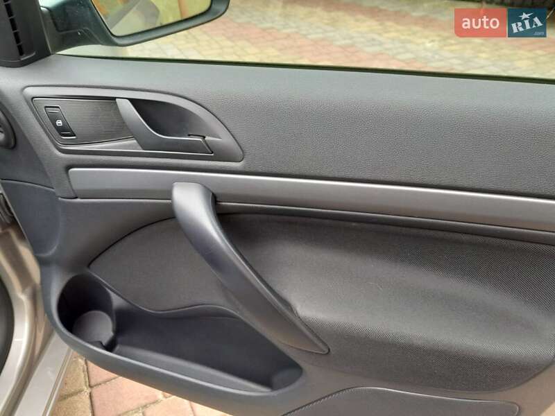 Лифтбек Skoda Octavia 2011 в Бродах фото 12 Лифтбек Skoda Octavia 2011 в Бродах