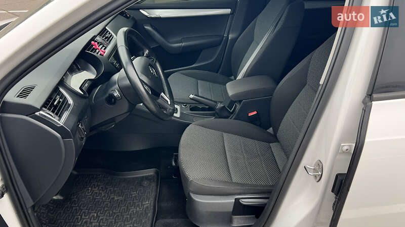 Лифтбек Skoda Octavia 2016 в Кривом Роге