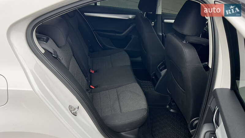 Лифтбек Skoda Octavia 2016 в Кривом Роге