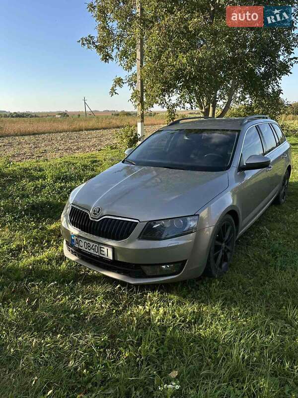 Универсал Skoda Octavia 2014 в Нововолынске