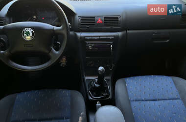 Универсал Skoda Octavia 2002 в 