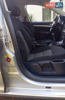 Лифтбек Skoda Octavia 2010 в 