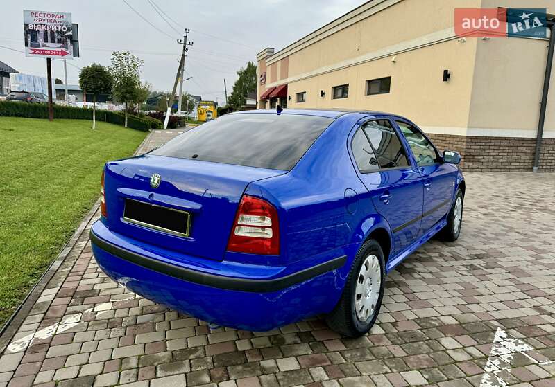 Лифтбек Skoda Octavia 2004 в Черновцах