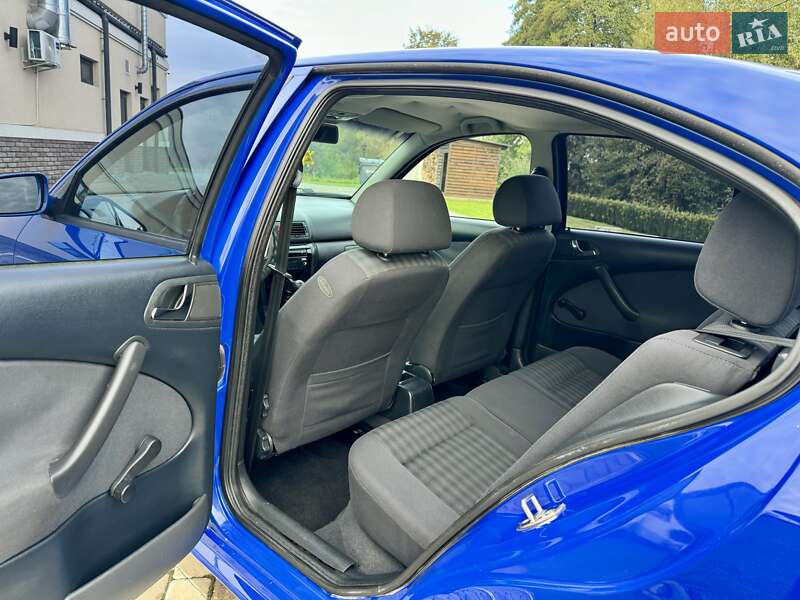Лифтбек Skoda Octavia 2004 в Черновцах