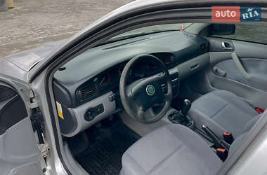 Лифтбек Skoda Octavia 2001 в 