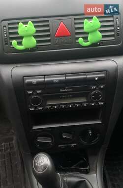 Лифтбек Skoda Octavia 2003 в 