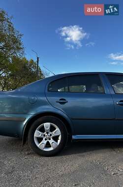 Лифтбек Skoda Octavia 2002 в 