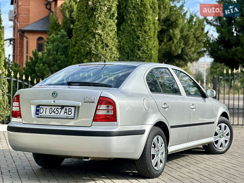 Лифтбек Skoda Octavia 2004 в Кропивницком