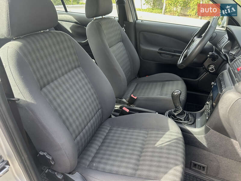 Лифтбек Skoda Octavia 2004 в Кропивницком