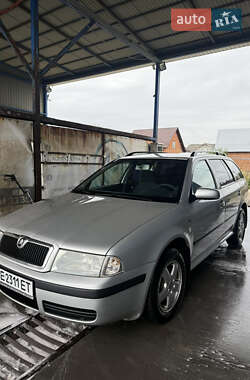 Універсал Skoda Octavia 2004 в Чернівцях