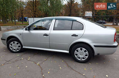 Лифтбек Skoda Octavia 2004 в 