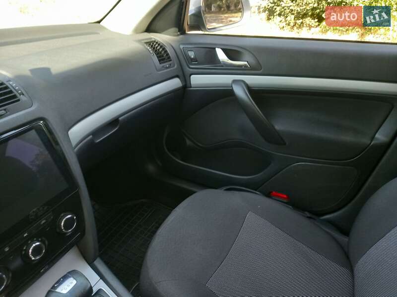 Лифтбек Skoda Octavia 2012 в Николаеве