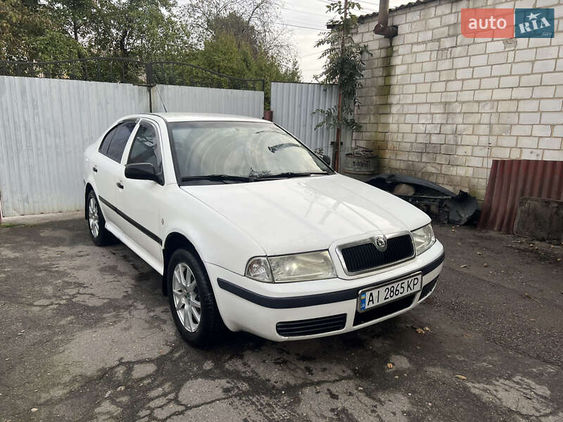 Лифтбек Skoda Octavia 2002 в 