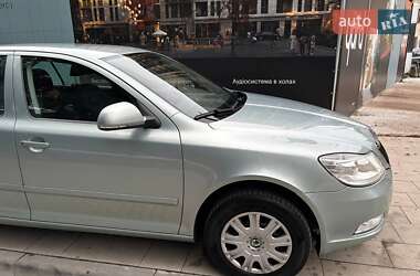 Лифтбек Skoda Octavia 2012 в 