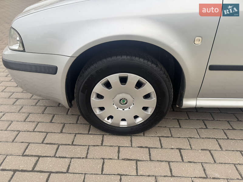Лифтбек Skoda Octavia 2008 в Ровно