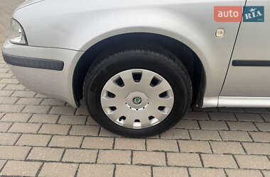 Лифтбек Skoda Octavia 2008 в 