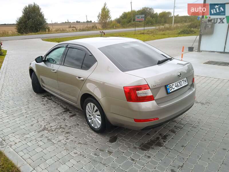 Лифтбек Skoda Octavia 2015 в Дрогобыче