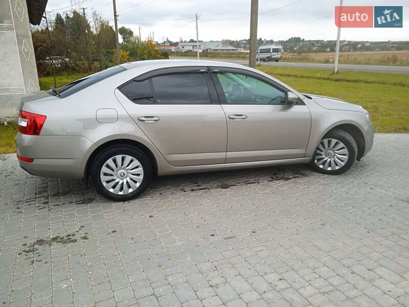 Лифтбек Skoda Octavia 2015 в Дрогобыче