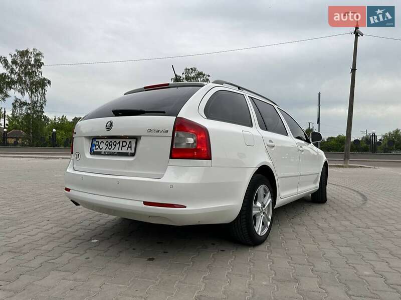 Универсал Skoda Octavia 2011 в Бориславе
