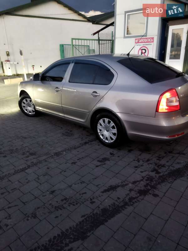 Лифтбек Skoda Octavia 2010 в Львове фото 2 Лифтбек Skoda Octavia 2010 в Львове