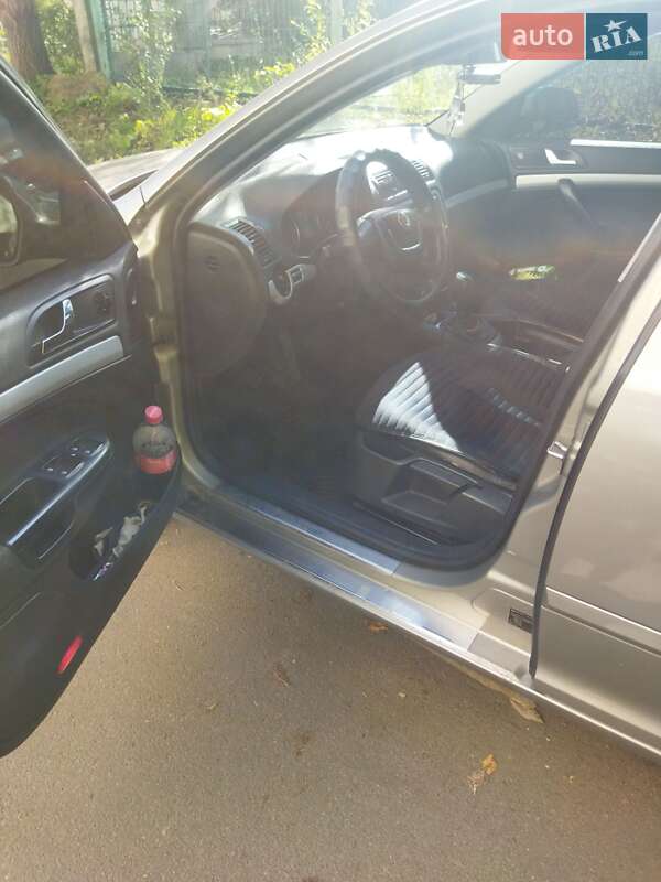 Лифтбек Skoda Octavia 2010 в Львове фото 13 Лифтбек Skoda Octavia 2010 в Львове