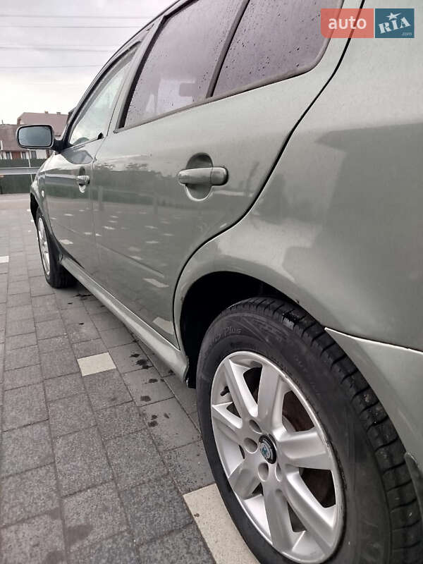 Лифтбек Skoda Octavia 2002 в Дрогобыче