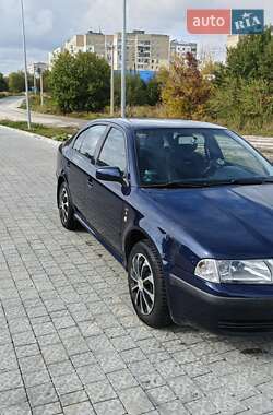 Лифтбек Skoda Octavia 2003 в Львове