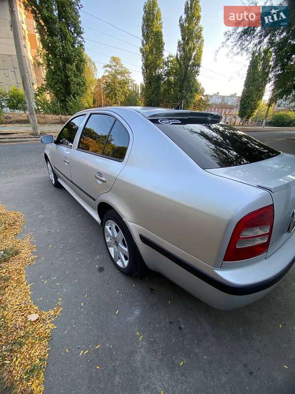 Лифтбек Skoda Octavia 2001 в Одессе
