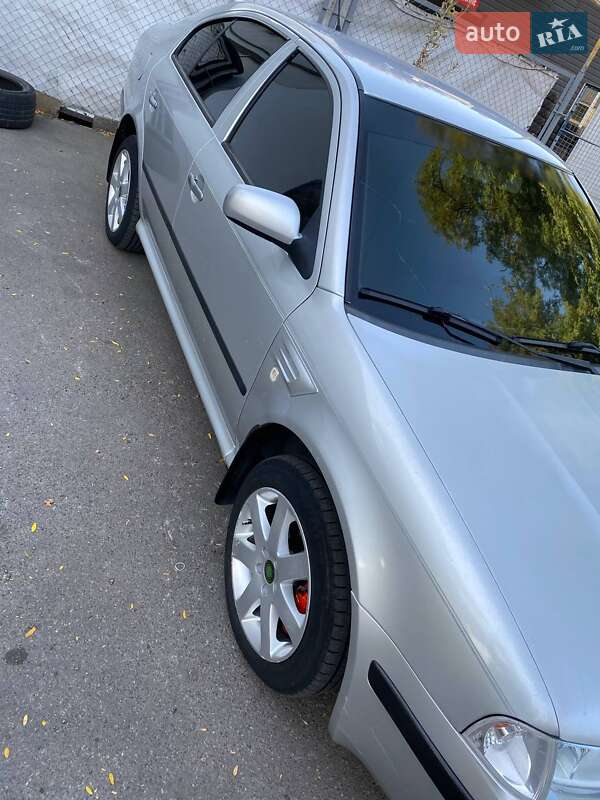 Лифтбек Skoda Octavia 2001 в Одессе