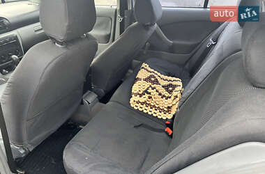 Лифтбек Skoda Octavia 2002 в 