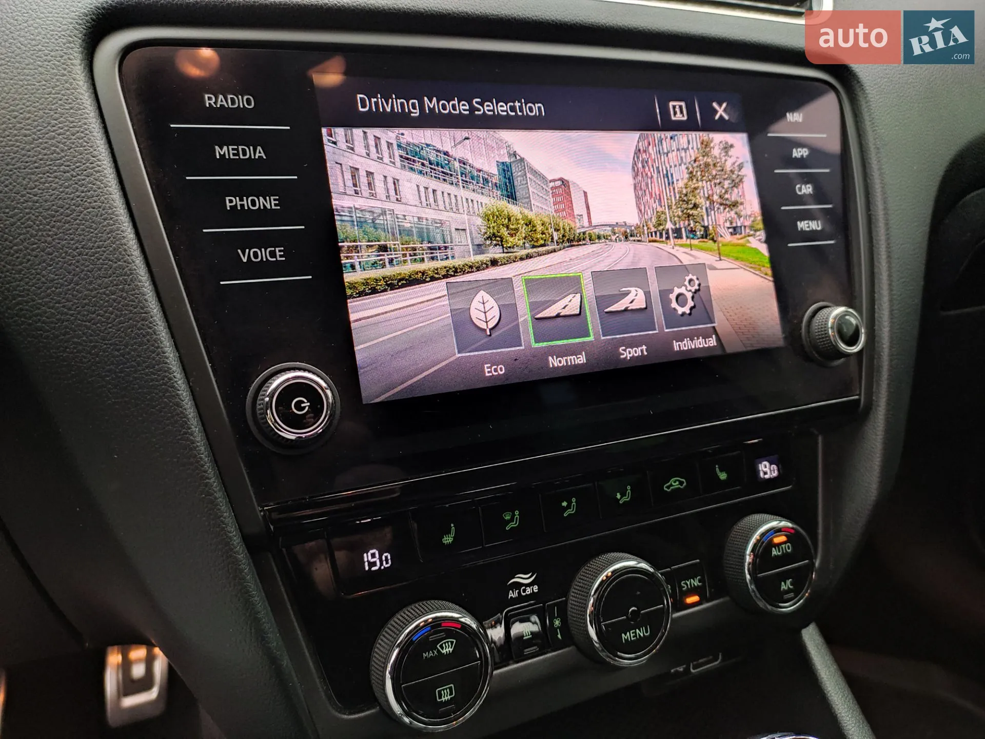2019 Skoda Octavia - мініатюра 131