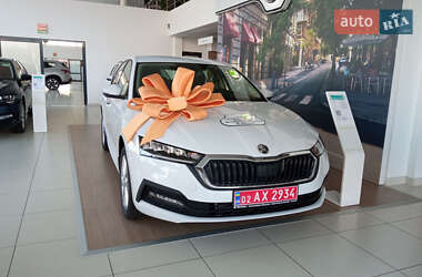Лифтбек Skoda Octavia 2022 в Ивано-Франковске