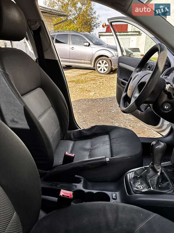 Лифтбек Skoda Octavia 2006 в Бориславе