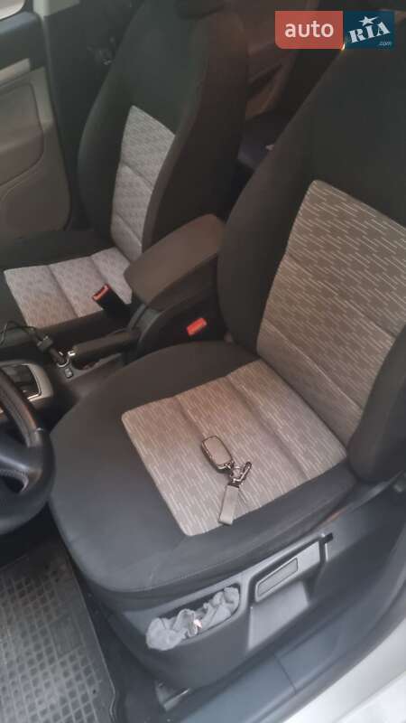 Универсал Skoda Octavia 2010 в Кривом Роге фото 13 Универсал Skoda Octavia 2010 в Кривом Роге