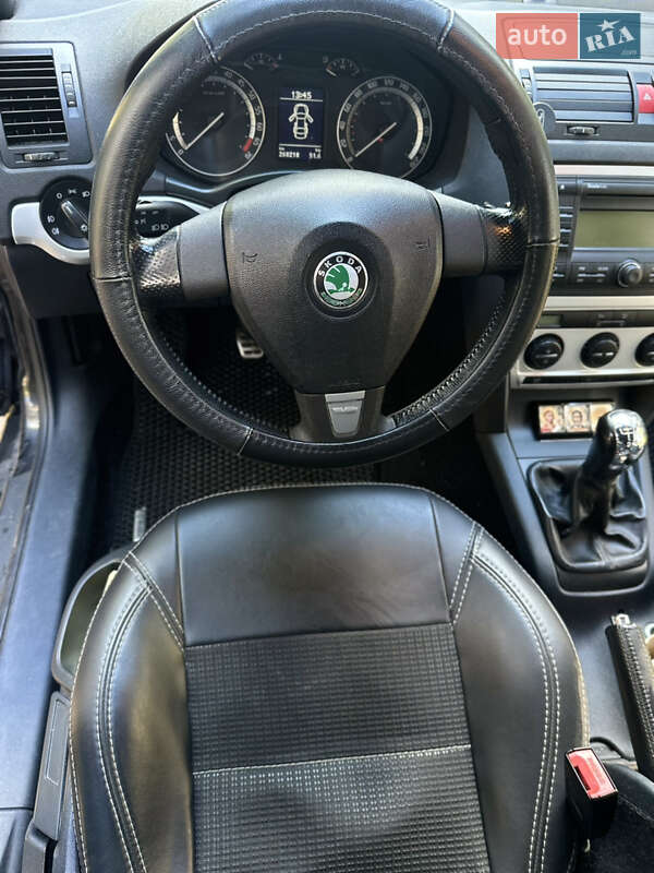 Лифтбек Skoda Octavia 2006 в Киеве