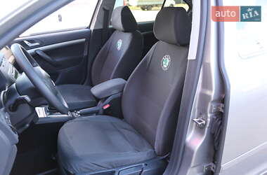 Лифтбек Skoda Octavia 2012 в 