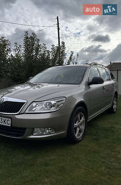 Універсал Skoda Octavia 2012 в Черкасах