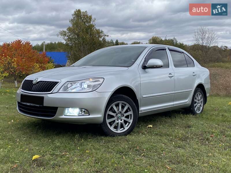 Лифтбек Skoda Octavia 2010 в Ромнах