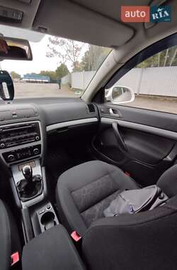 Універсал Skoda Octavia 2011 в  фото 13 Універсал Skoda Octavia 2011 в