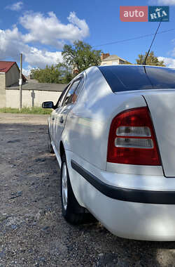 Лифтбек Skoda Octavia 2003 в 