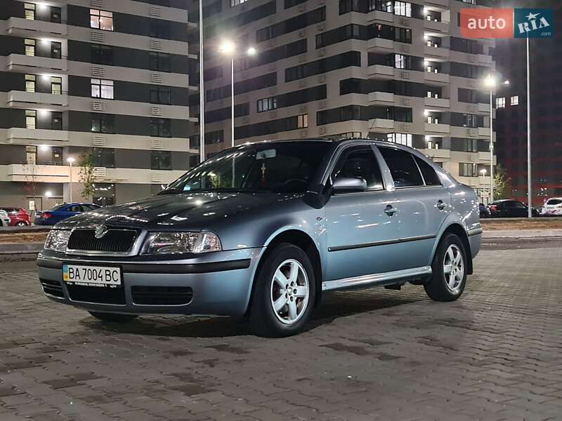 Лифтбек Skoda Octavia 2004 в 