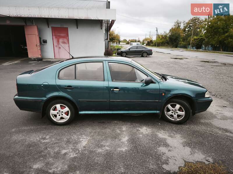 Ліфтбек Skoda Octavia 1999 в Вінниці