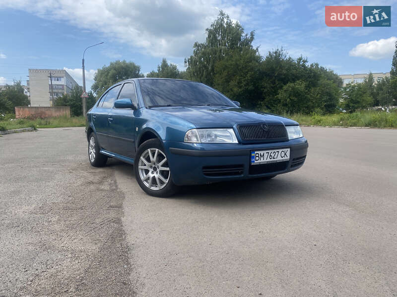 Ліфтбек Skoda Octavia 2003 в  фото Ліфтбек Skoda Octavia 2003 в