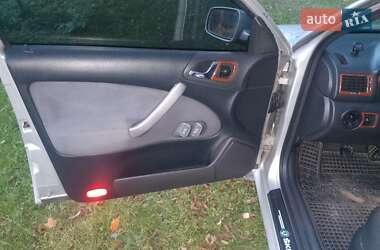 Ліфтбек Skoda Octavia 2001 в  фото 5 Ліфтбек Skoda Octavia 2001 в