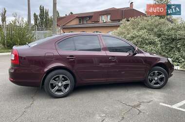 Лифтбек Skoda Octavia 2010 в 