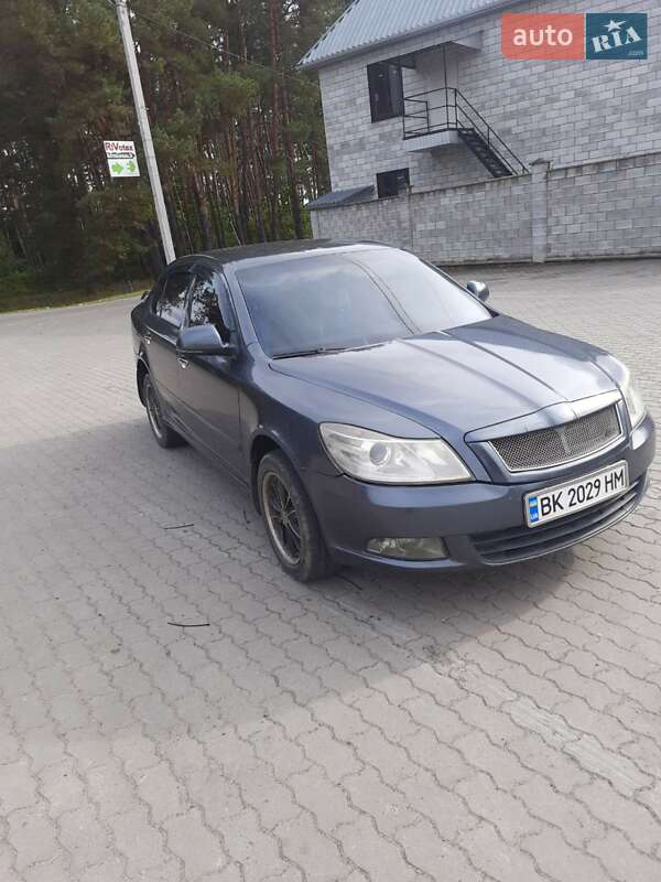 Лифтбек Skoda Octavia 2010 в Костополе