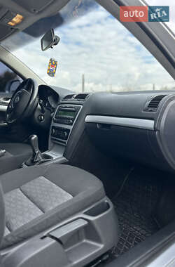 Лифтбек Skoda Octavia 2009 в 